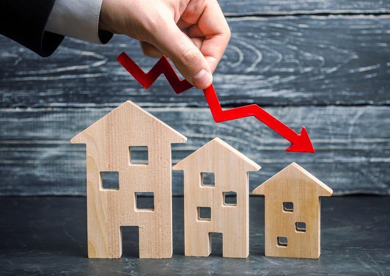 House prices ‘to fall by 5 in 2023 and 2024’ News Housing Today