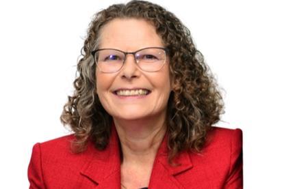 Julia Robertson 2 (Large)-Photoroom