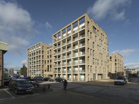 Brentford Lock West Keelson Gardens, London, by Mae Architects_c_Tim Crocker (3)