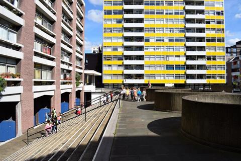 shutterstock_2518728683