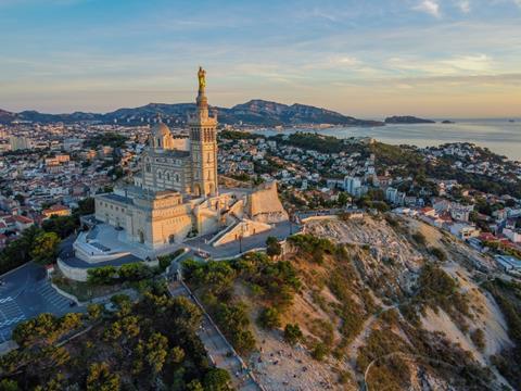 shutterstock_2280695327